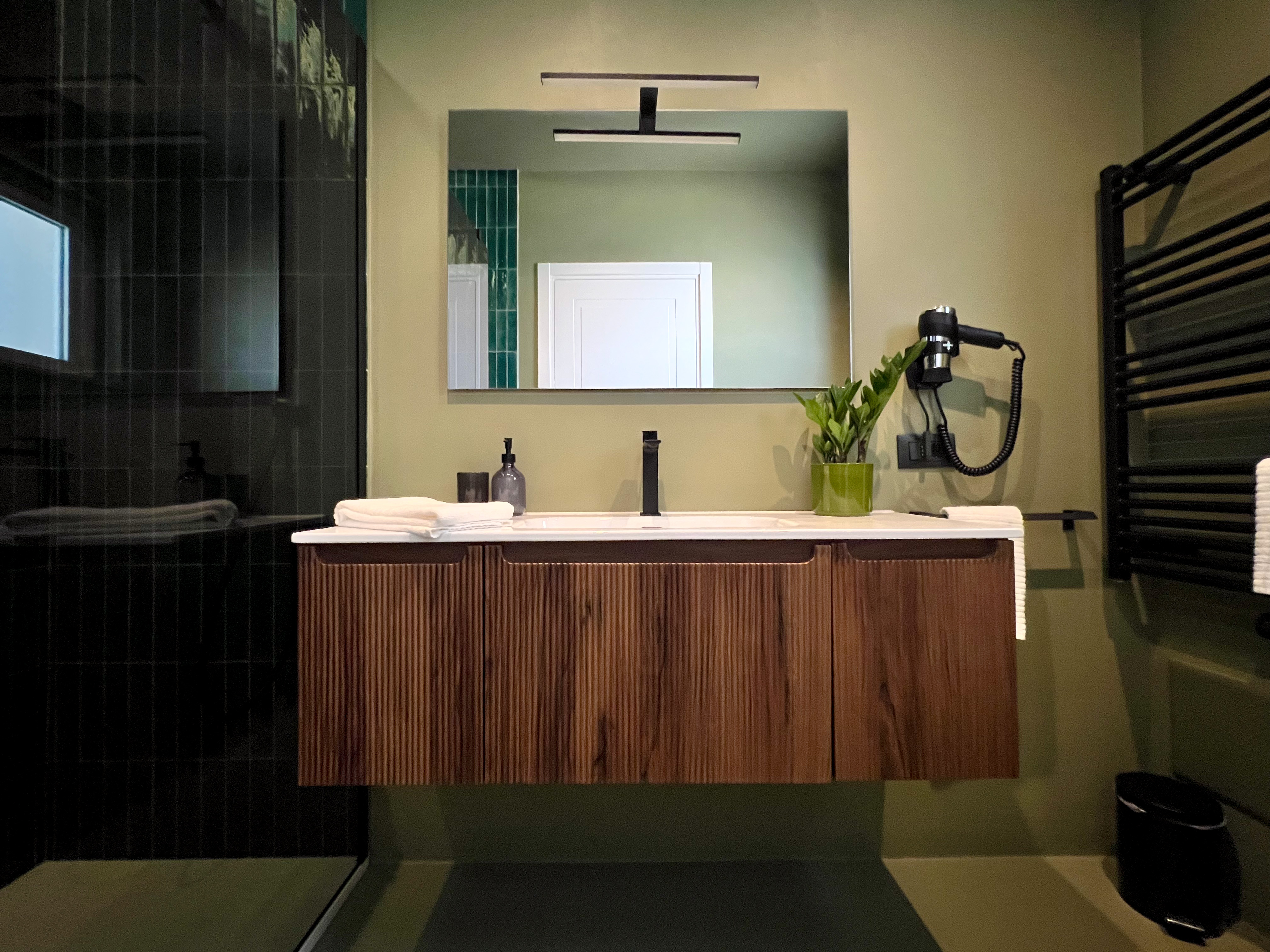 Emerald apartment bathroom